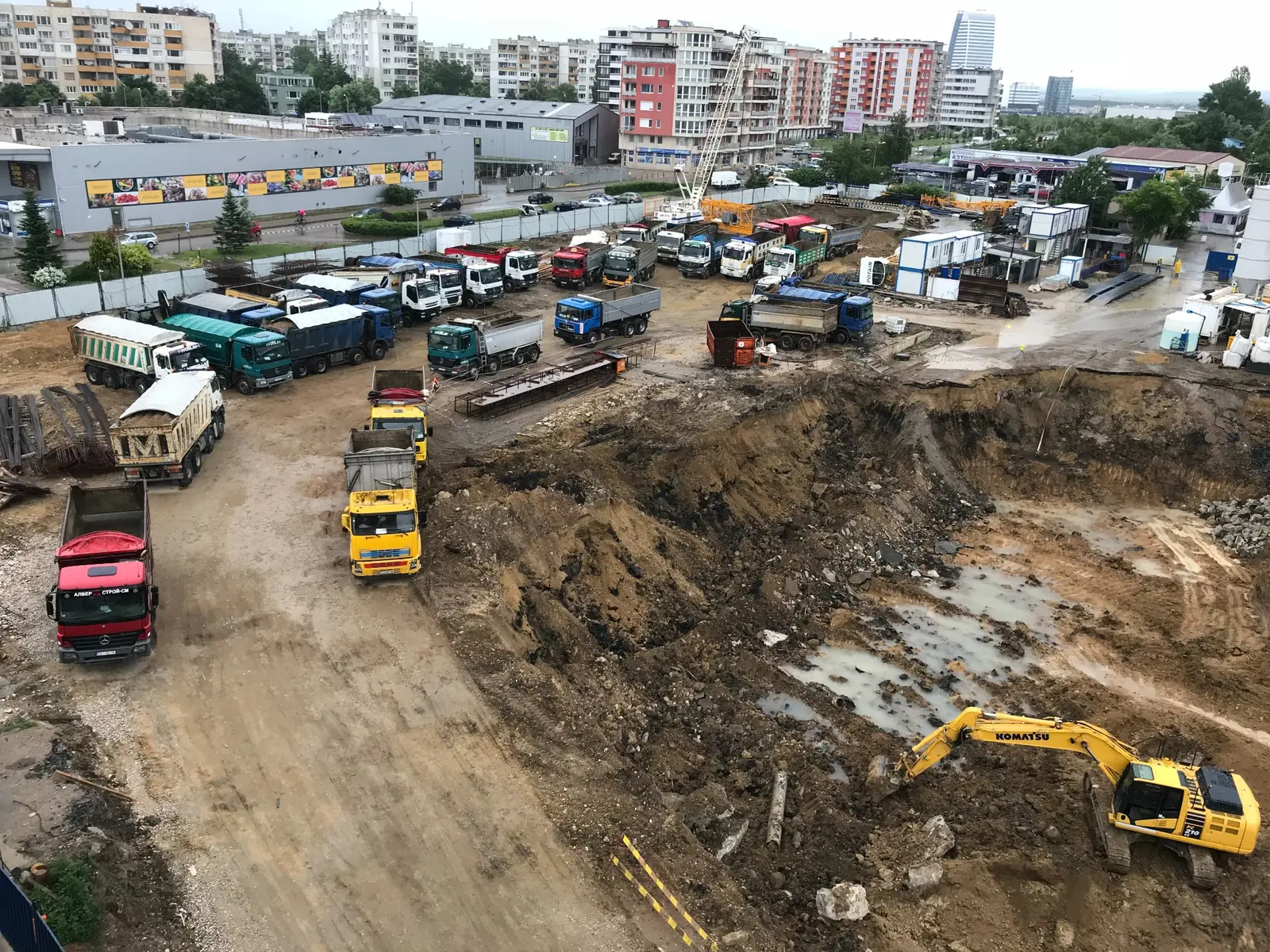 Мащабна организация на транспорта в началния етап на изкопа